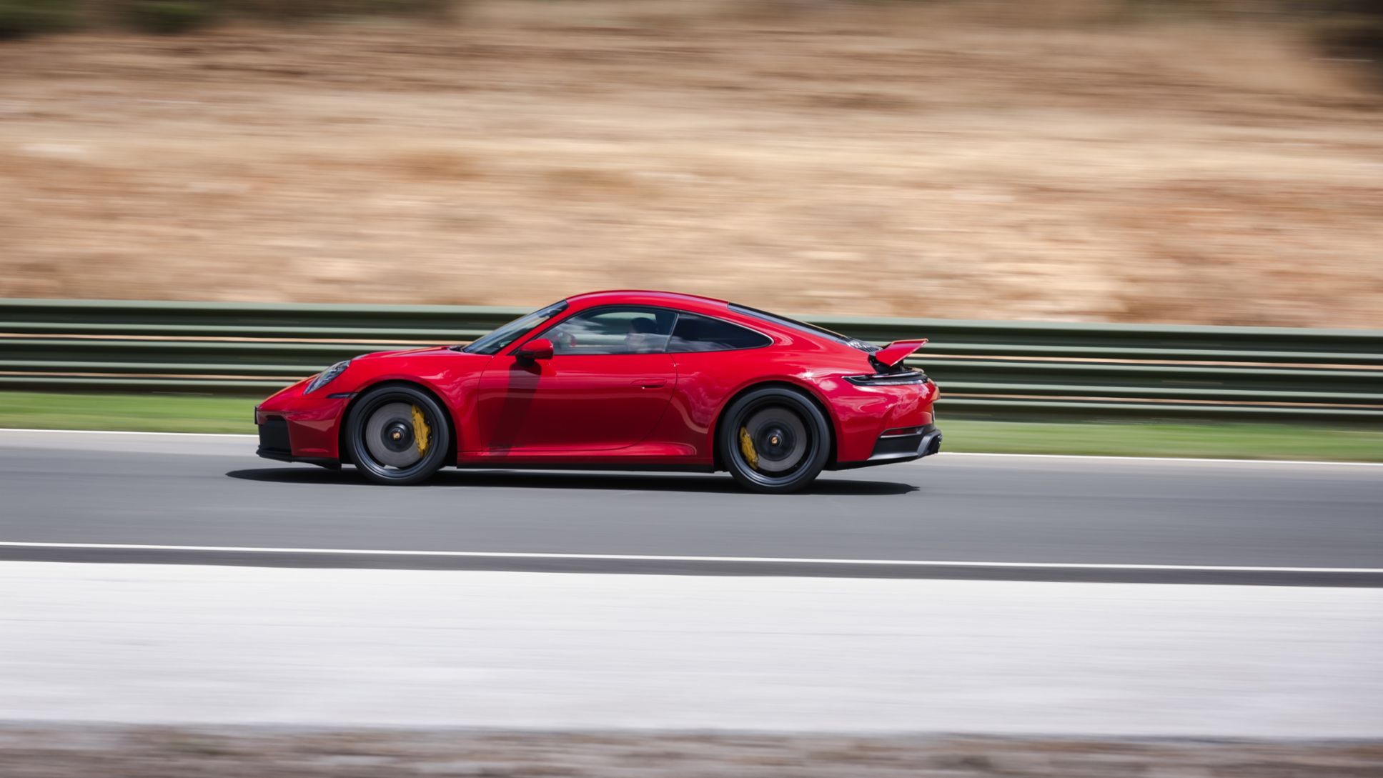 911 Carrera 4 GTS - Carmine Red