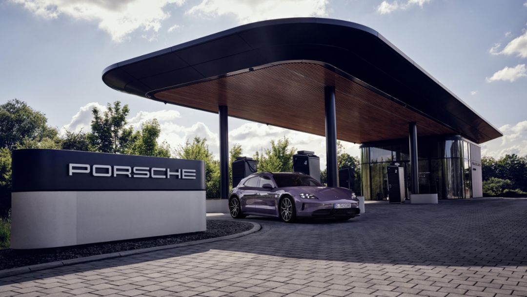 Porsche Charging Lounge, Ingolstadt, 2024, Porsche AG