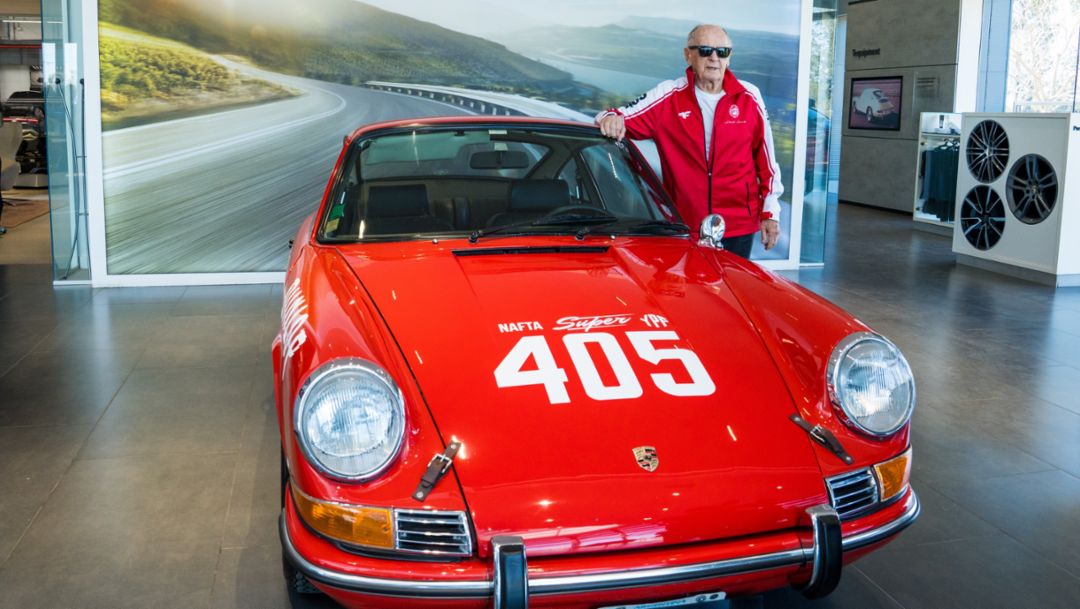 Porsche Argentina acompa&ntilde;a el regreso del hist&oacute;rico piloto Sobiesław Zasada, el &ldquo;polaco volador&rdquo;