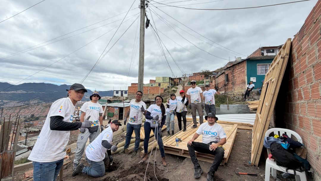 Porsche Latin America anuncia donativo adicional a TECHO para la reconstrucción en Colombia