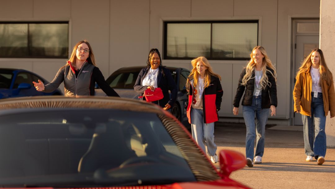 Porsche Experience Centre Toronto launches ‟Experience for HER&rdquo;