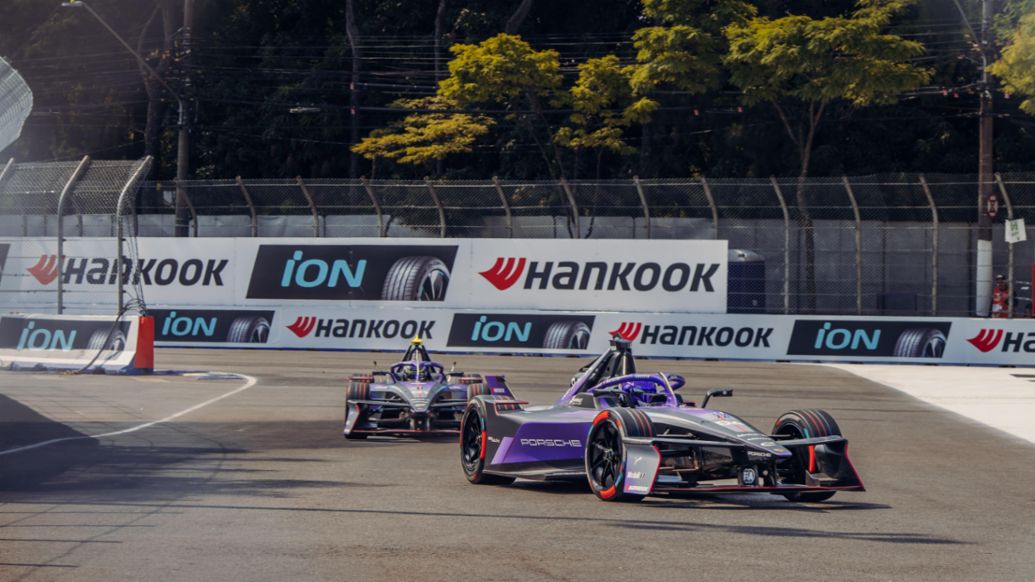 Pascal Wehrlein (delante), Porsche 99X Electric (n&ordm; 94), E-Prix de S&atilde;o Paulo, 2025, Porsche AG