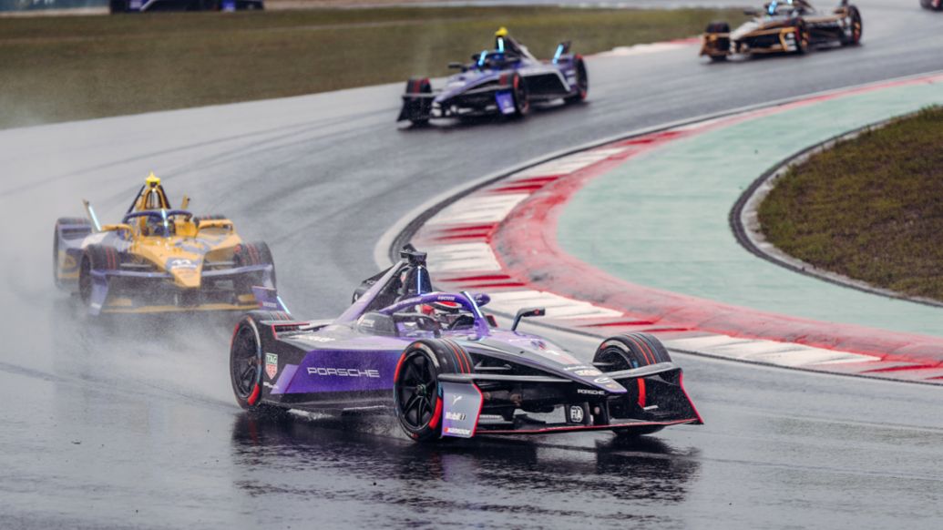 Pascal Wehrlein, Porsche 99X Electric (nº 1), 2ª carrera del E-Prix de Shanghái, 2025, Porsche AG