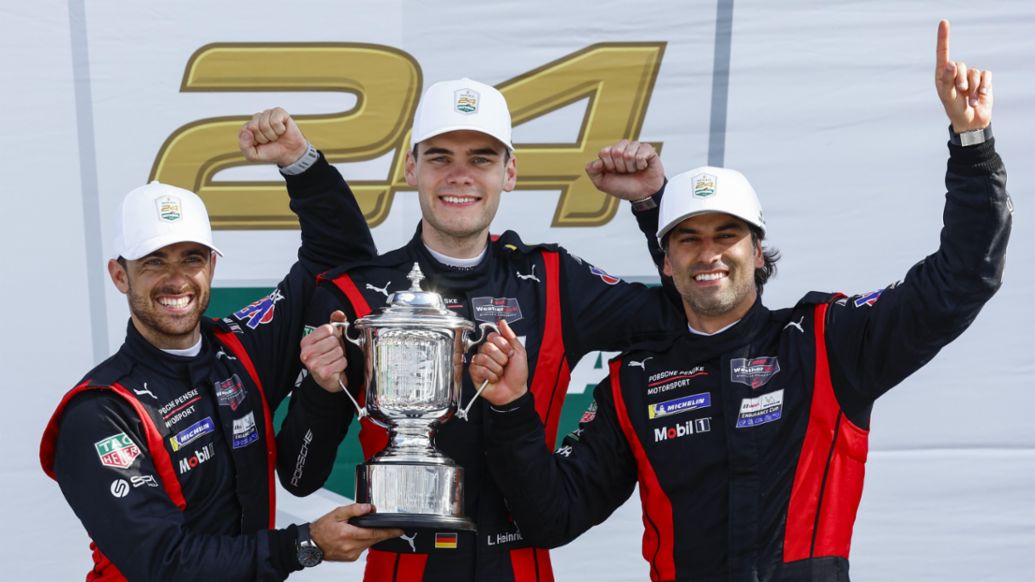 Julien Andlauer (FRA), Laurin Heinrich (ALE), Felipe Nasr (BRA) (i-d), Porsche 963, Porsche Penske Motorsport (n&ordm; 7), 24 Horas de Daytona, campeonato IMSA, 2026, Porsche AG
