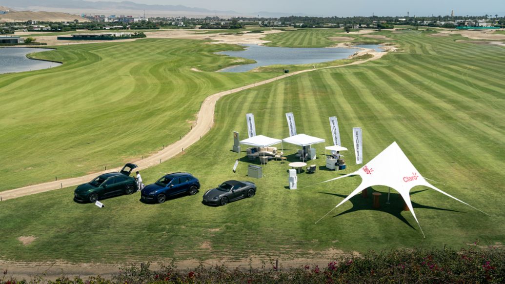 Panor&aacute;mica del evento de Porsche en el VI Abierto de Golf Claro 2026, que se llev&oacute; a cabo en Asia Golf Club, Lima, Per&uacute;, Porsche AG.