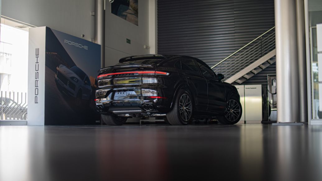 Porsche Cayenne Black Edition, San Salvador, El Salvador, 2026.