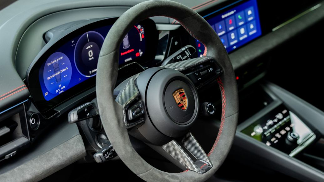 Porsche Macan GTS El&eacute;ctrico, Porsche Center Guatemala, 2026.