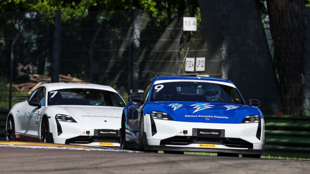 La Taycan Turbo GT con pacchetto Weissach del Centro Porsche Catania in azione