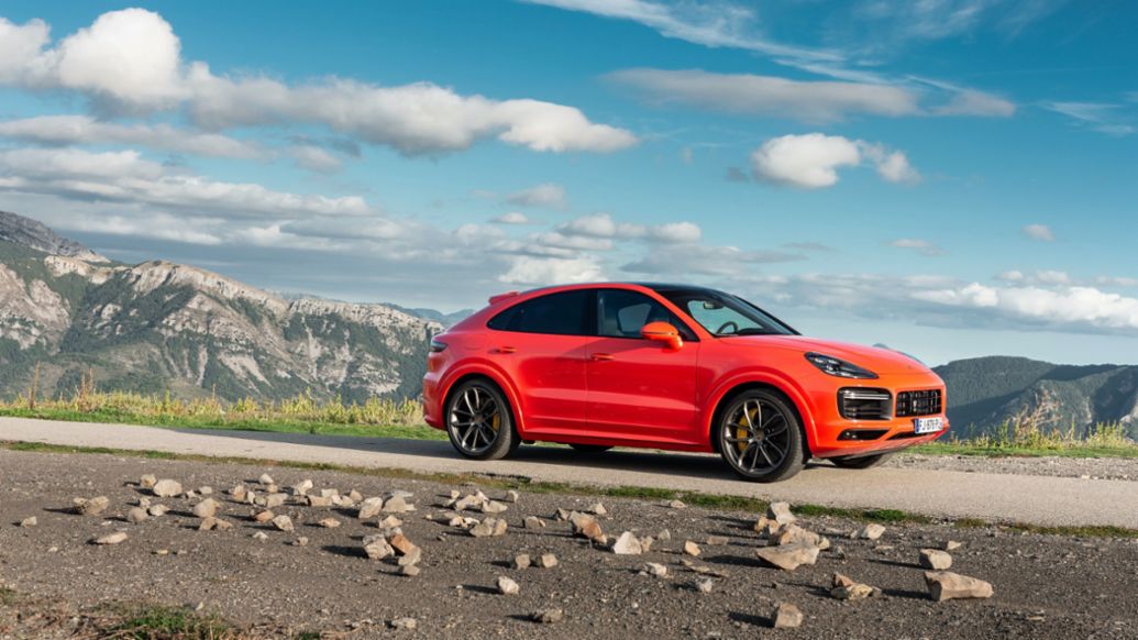 Cayenne Turbo Coupé, Provence, France, 2021, Porsche AG