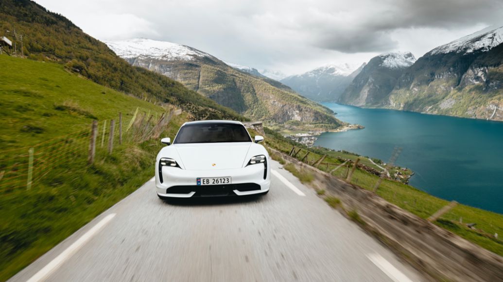 Taycan Turbo, Lærdal, Norway, 2021, Porsche AG