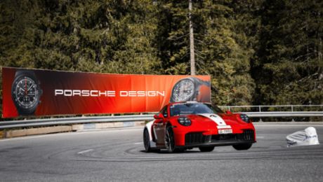 Le temps passe à toute vitesse : Porsche Design Timepieces à l'Arosa ClassicCar