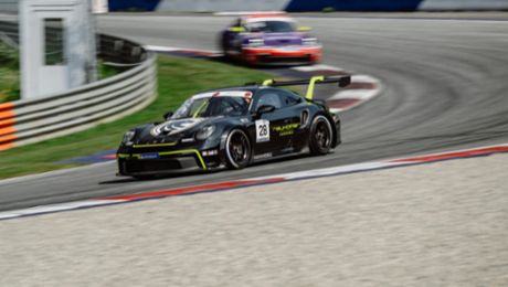 Felix Neuhofer gewinnt beide Rennen des GT3 Cup