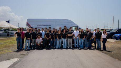 Porsche Center Puerto Rico acerca a estudiantes de ingeniería a la experiencia profesional del automovilismo