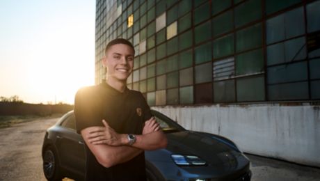 Porsche România îl numește pe David Popovici Friend of the Brand