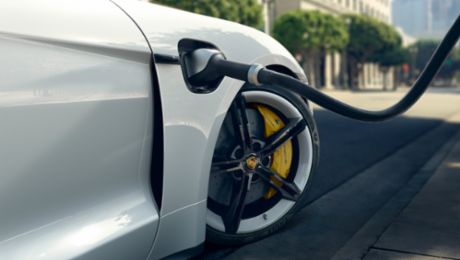Porsche offre trois ans de recharge sur leréseau Electrify Canada