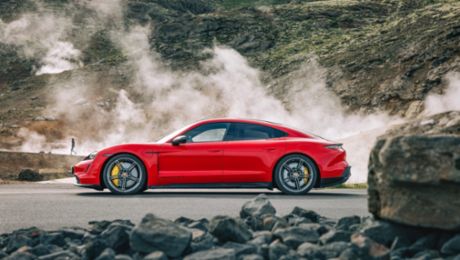 Sunday Drive with Bjarni Elvar Pétursson in Iceland