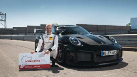 Sunday Drive with Lars Kern on the Nürburgring Nordschleife