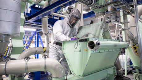 Porsche pilotiert Recyclingprozesse für Hochvoltbatterien