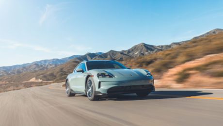 Le Porsche Taycan nommé Voiture électrique canadienne de l’année 2026