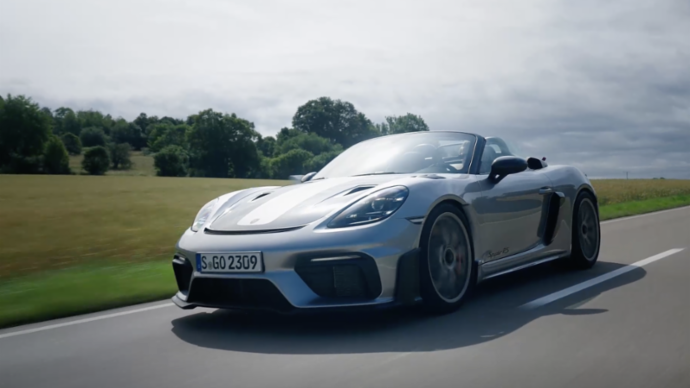 Media Drive: 718 Spyder RS - GT Silver Metallic