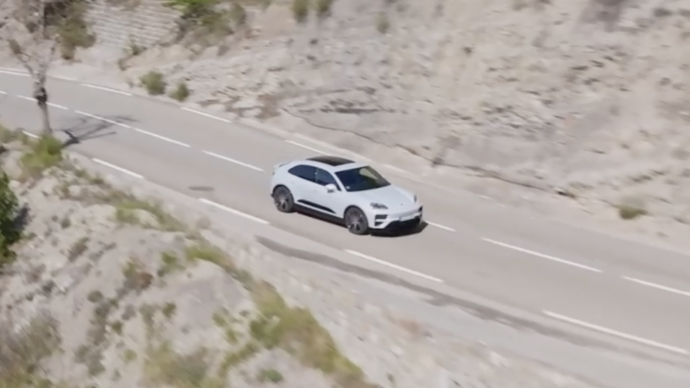 Video: Macan Turbo - Ice Grey Metallic (2)