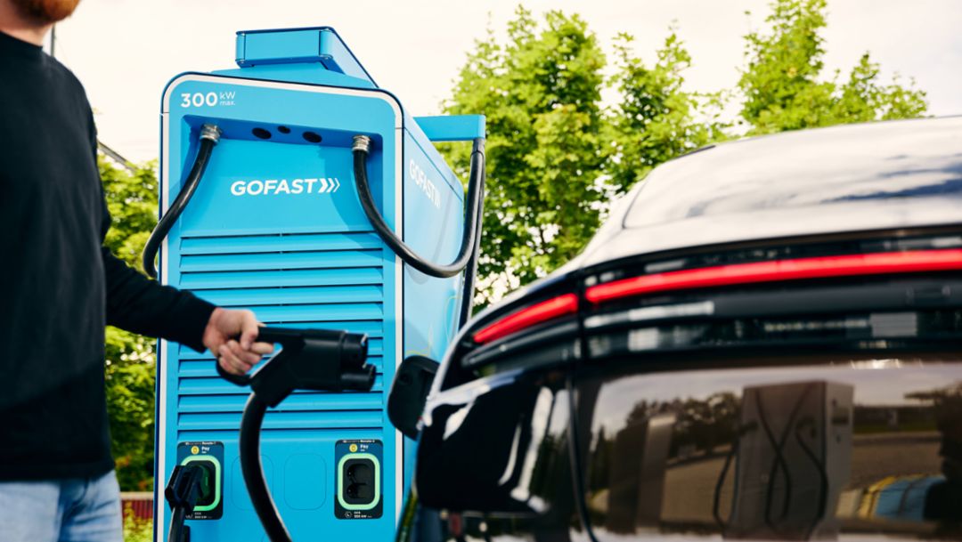 Porsche Schweiz erweitert Charging Service mit GOFAST-Schnellladenetz