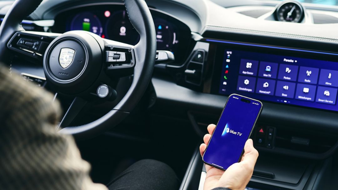 Porsche lancia la Swisscom blue TV nella Macan