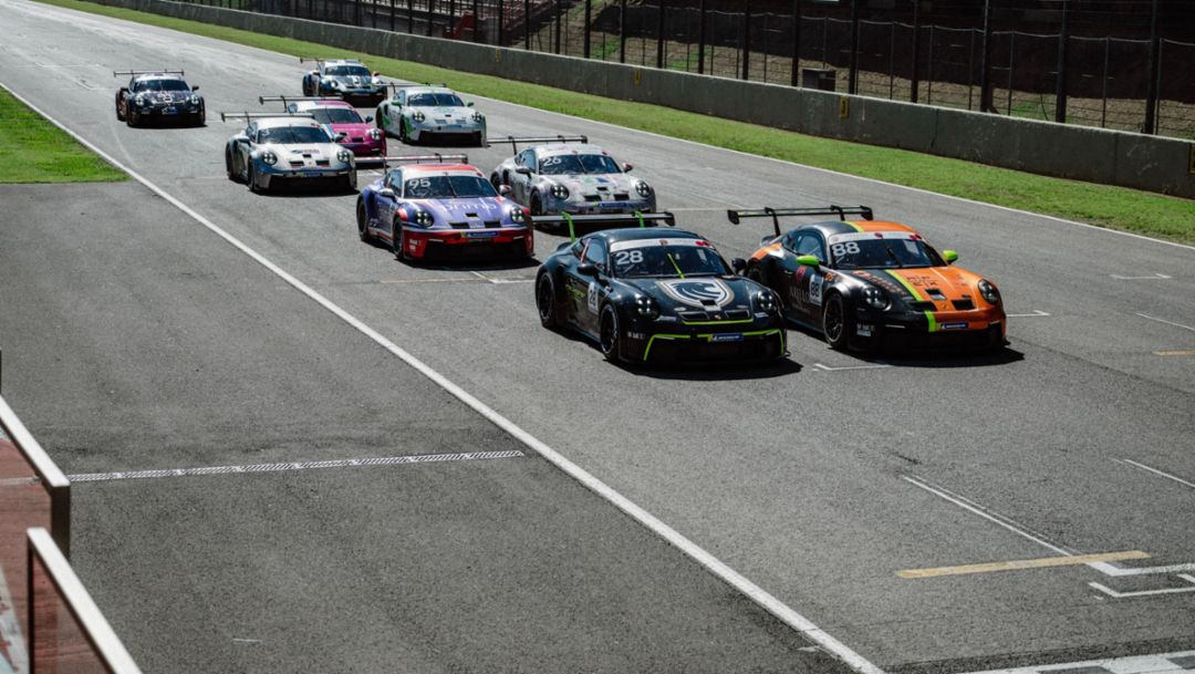 Felix Neuhofer prend la tête du classement général du groupe GT3 Cup 
