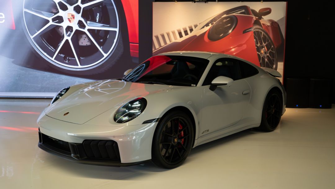 El Porsche 911 Carrera GTS con tecnología T-Hybrid ya está en El Salvador