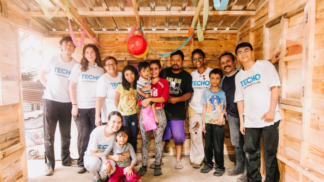 Porsche, Grupo Los Tres y TECHO llevan vivienda a más familias guatemaltecas