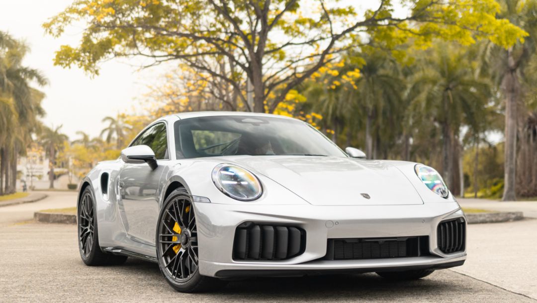 Llega a Panamá el nuevo Porsche 911 Turbo S, el deportivo que redefine el rendimiento en su máxima expresión