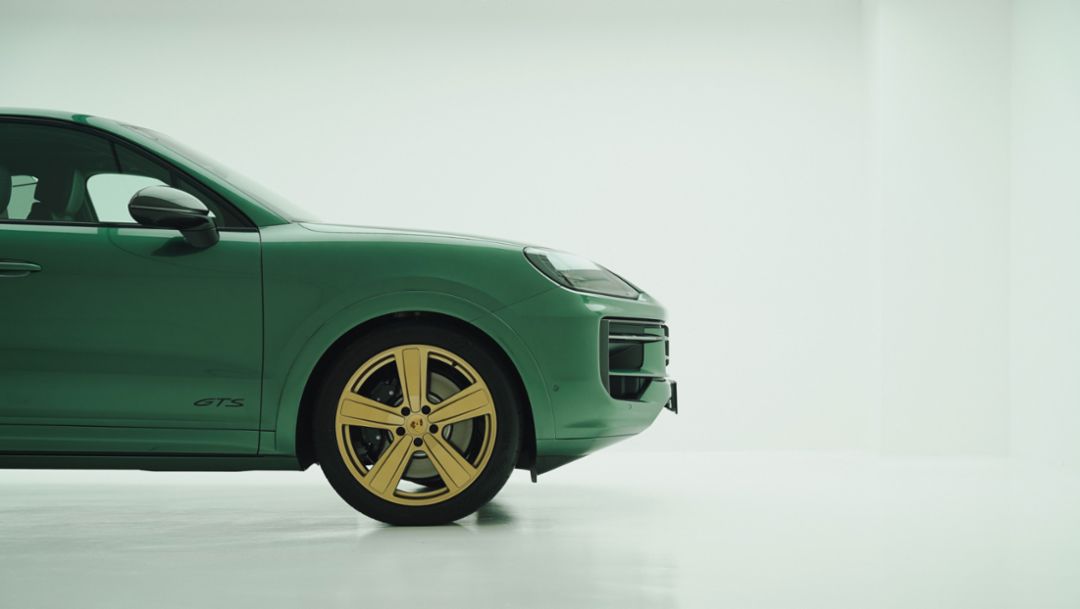 Your Porsche, your signature: Porsche showcases the art of Exclusive Manufaktur