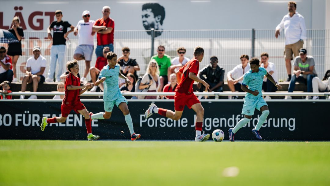 The fifth edition of the Porsche Football Cup: high-class junior football for the whole family