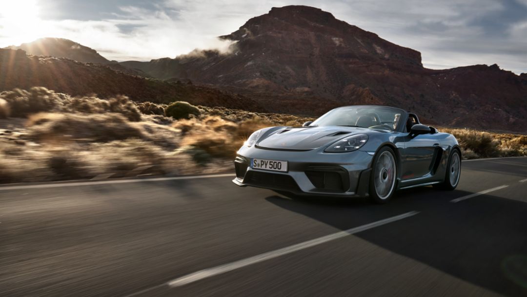 The Porsche 718 Spyder RS becomes the pinnacle of the mid-engined family