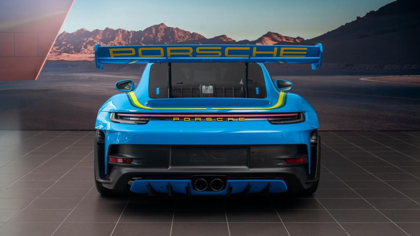 Porsche 911 GT3 RS Sonderwunsch “Luís Rafael Méndez”: un homenaje a una leyenda del automovilismo dominicano.