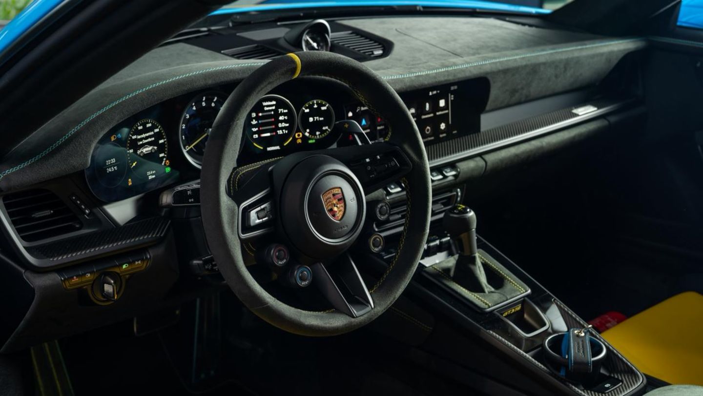 Porsche 911 GT3 RS Sonderwunsch “Luís Rafael Méndez”: un homenaje a una leyenda del automovilismo dominicano.