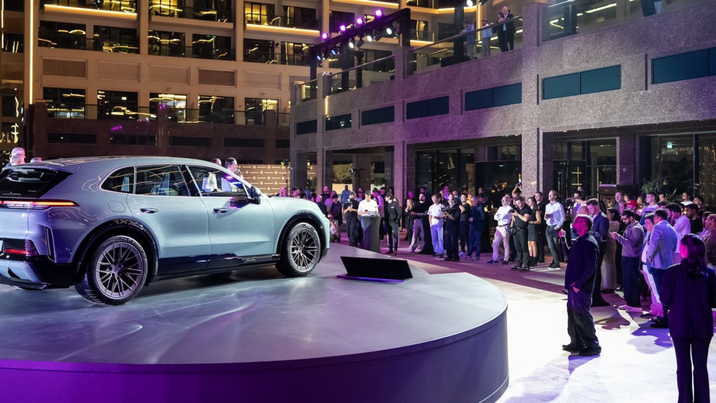Cayenne Turbo Electric, Icons of Porsche, Dubai, Porsche Middle East
