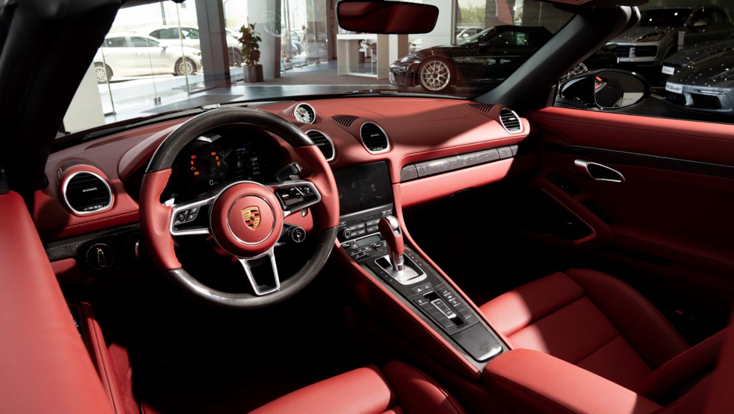718 Boxster S, Showroom, Porsche Exclusive Manufaktur, Riyadh, Saudi Arabia, 2025, Porsche Middle East