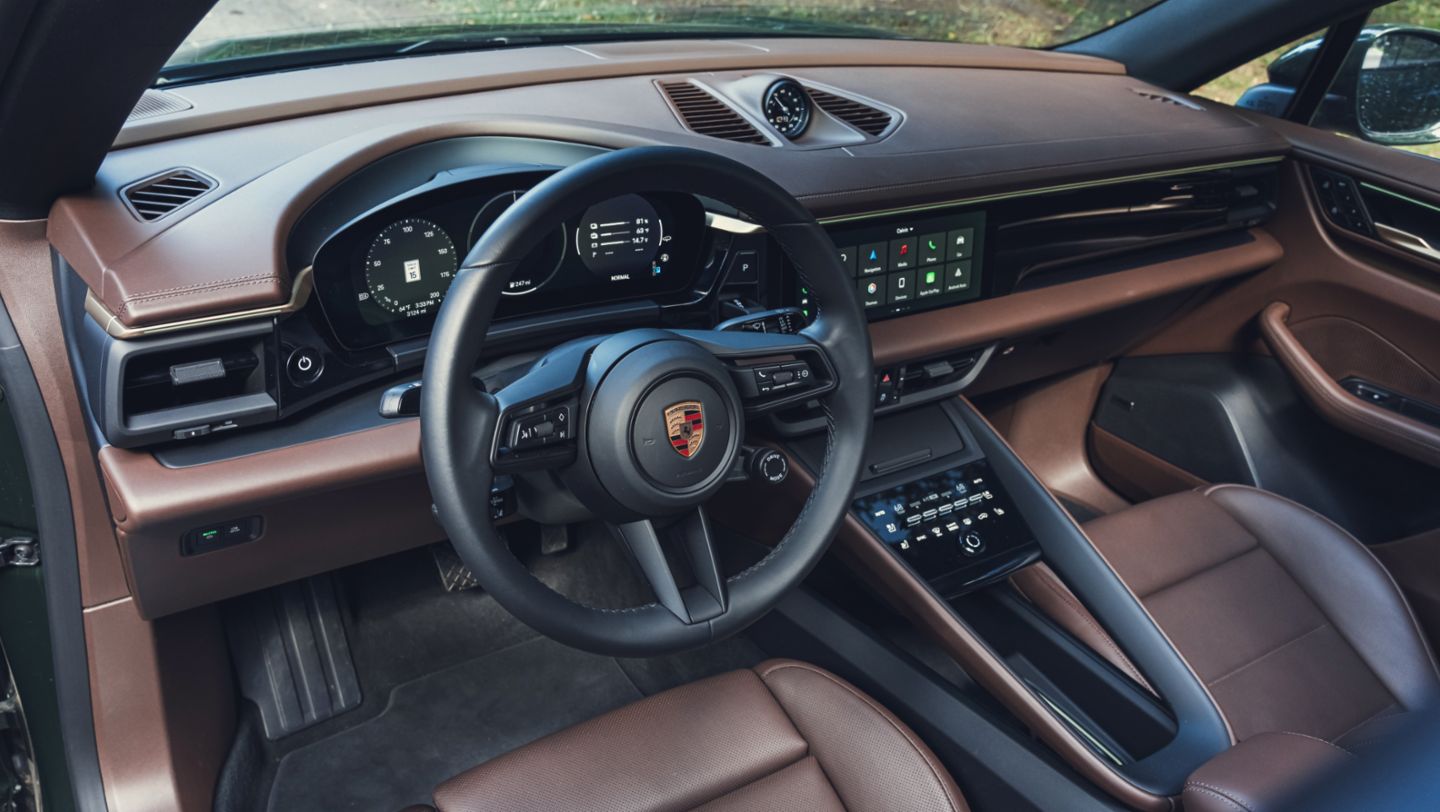 Macan 4, Oak Green Metallic, BEV, 2025, H2