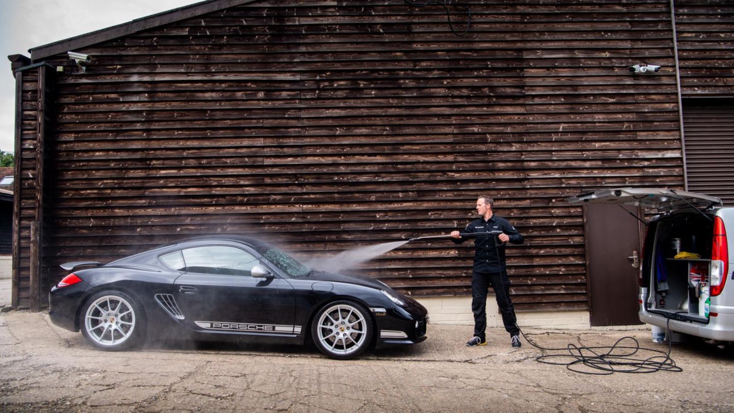 Richard Tipper, car-detailer, 911, 2020, Porsche AG