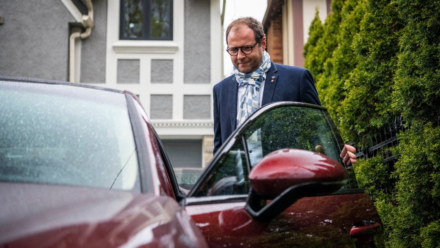 Marc Ouayoun, CEO of Porsche Cars Canada, Panamera GTS, Southern Ontario, Canada, 2021, Porsche AG