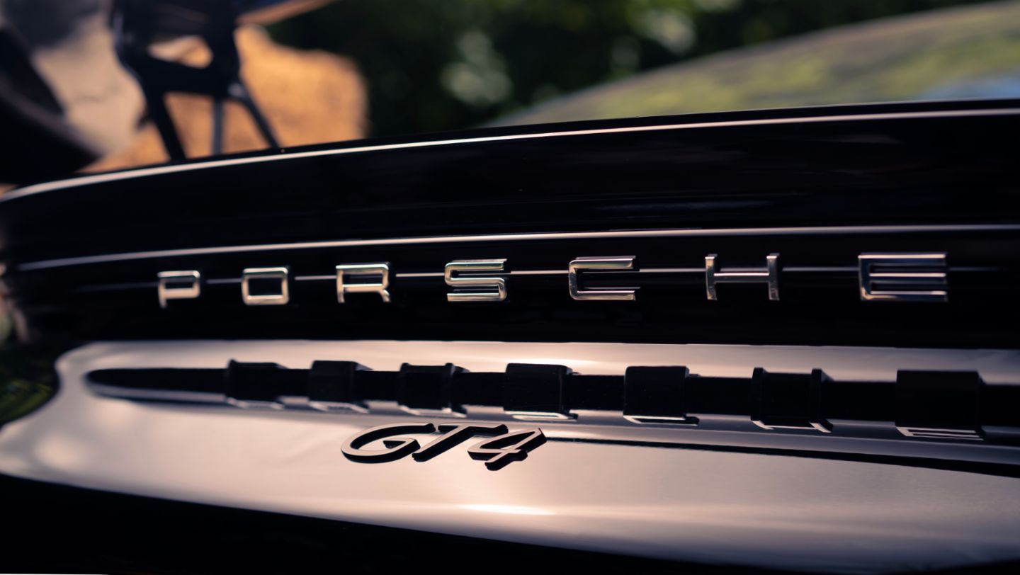 Cayman GT4, West Sussex, UK, 2021, Porsche AG