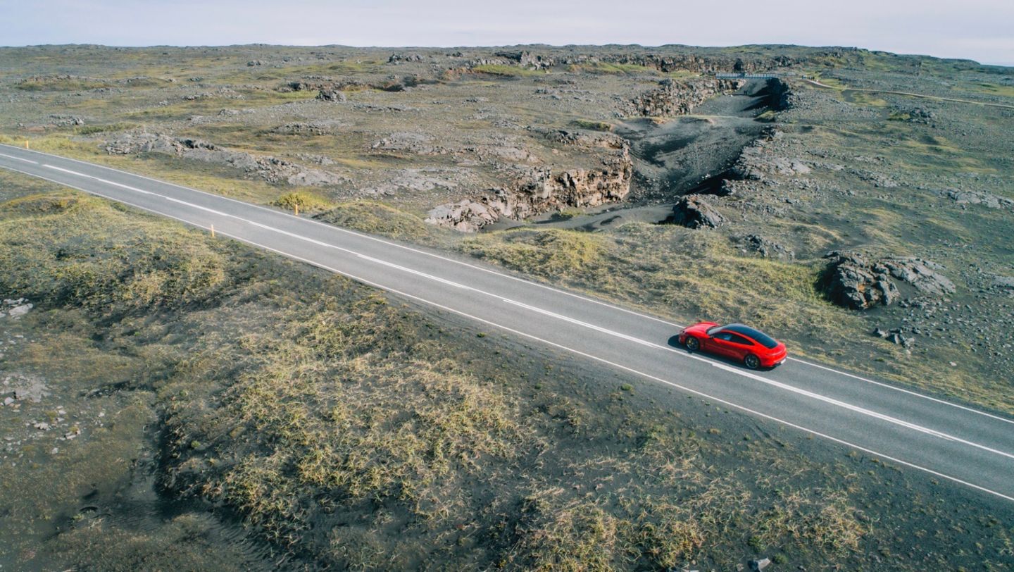 Taycan Turbo S, Iceland, 2021, Porsche AG