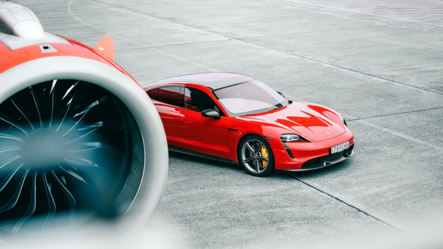 Taycan Turbo S, Iceland, 2021, Porsche AG