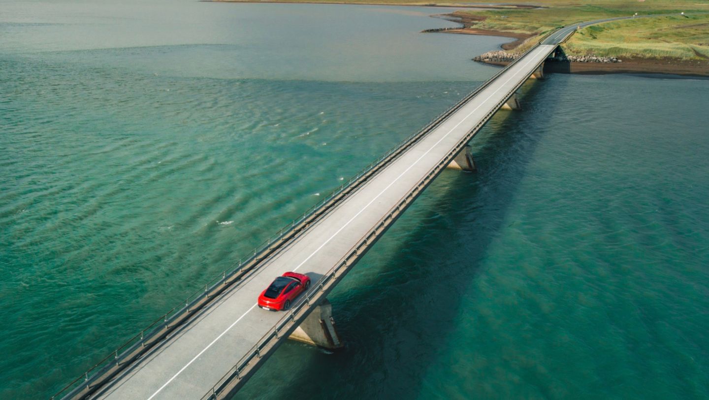 Taycan Turbo S, Iceland, 2021, Porsche AG