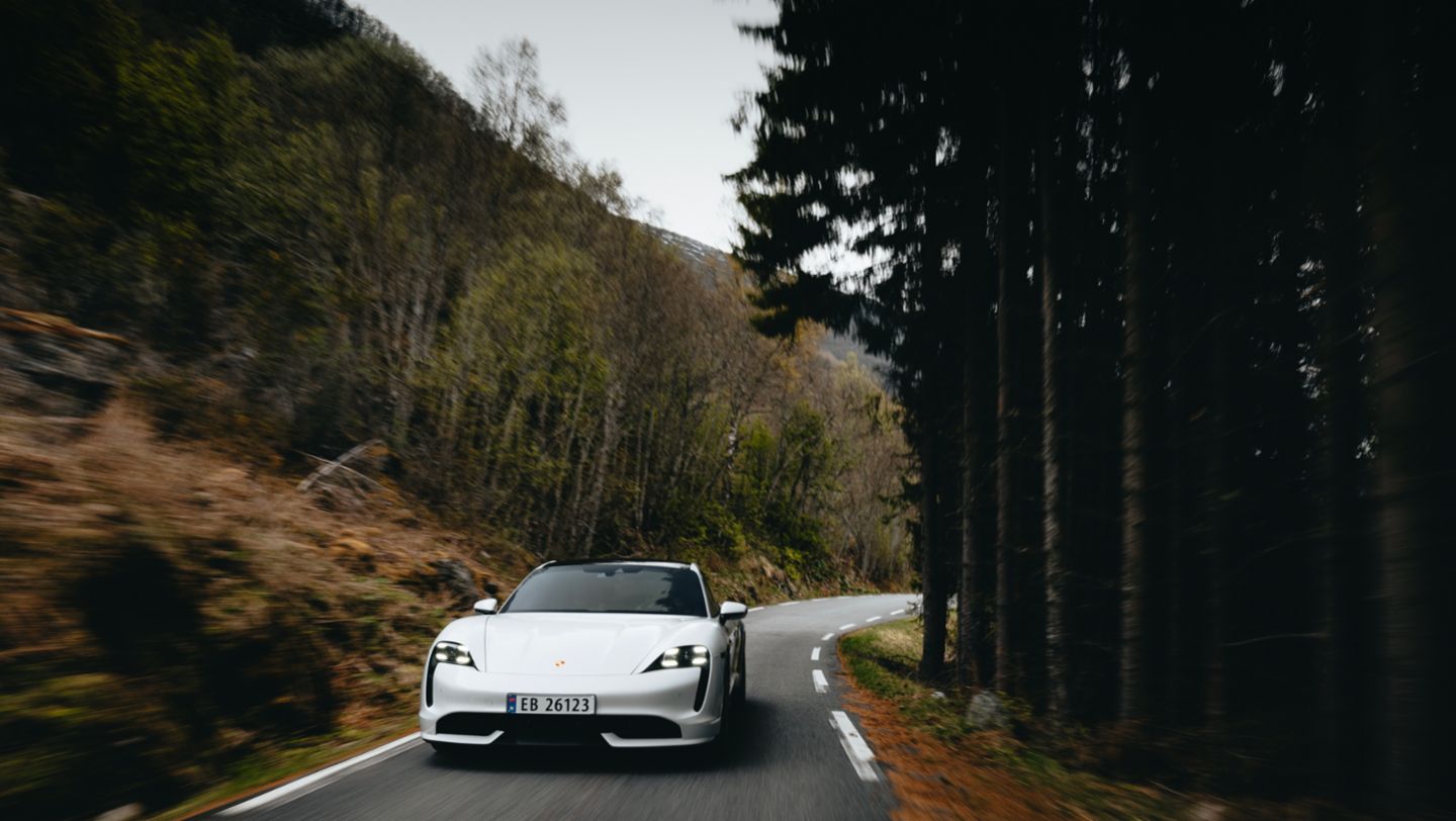Taycan Turbo, Lærdal, Norway, 2021, Porsche AG