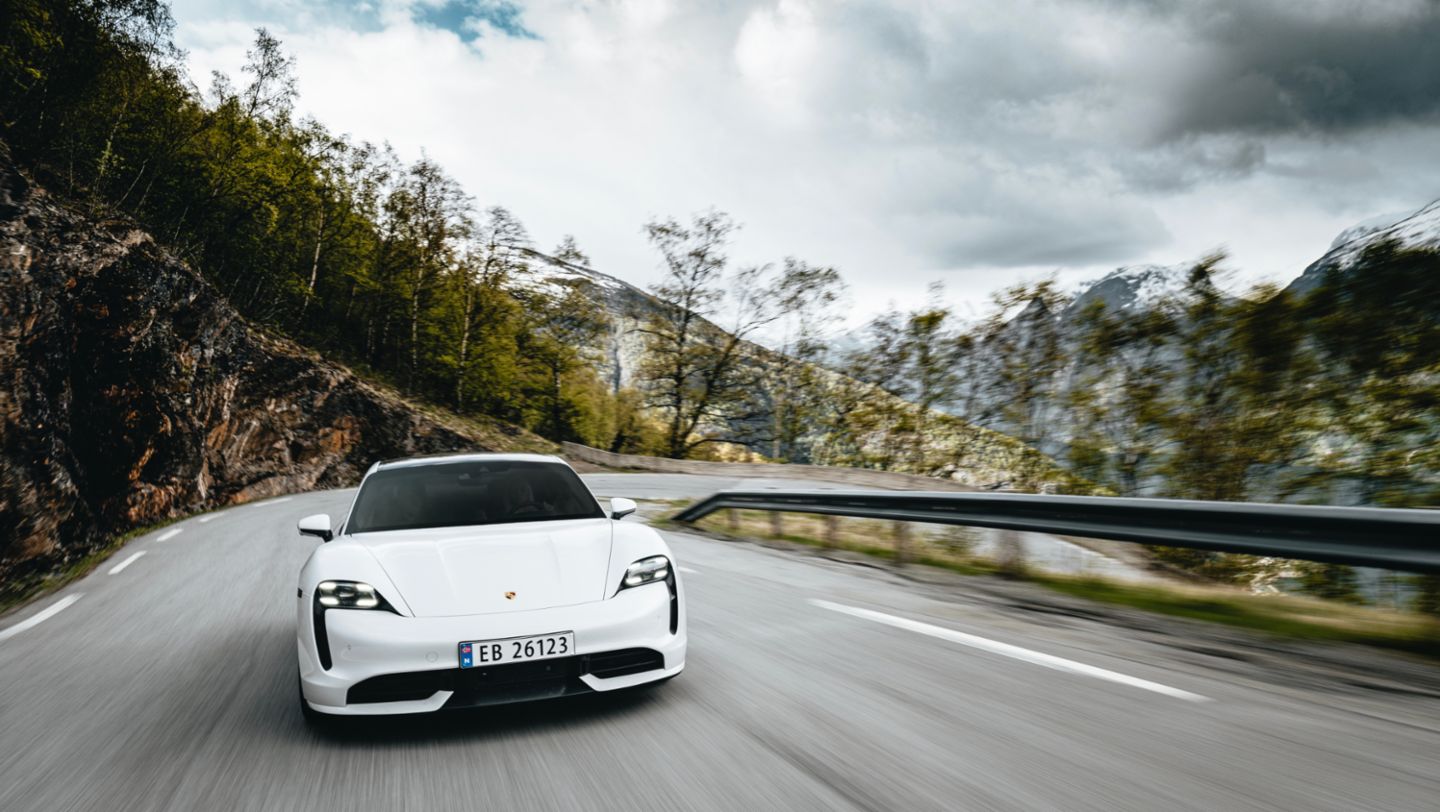 Taycan Turbo, Lærdal, Norway, 2021, Porsche AG