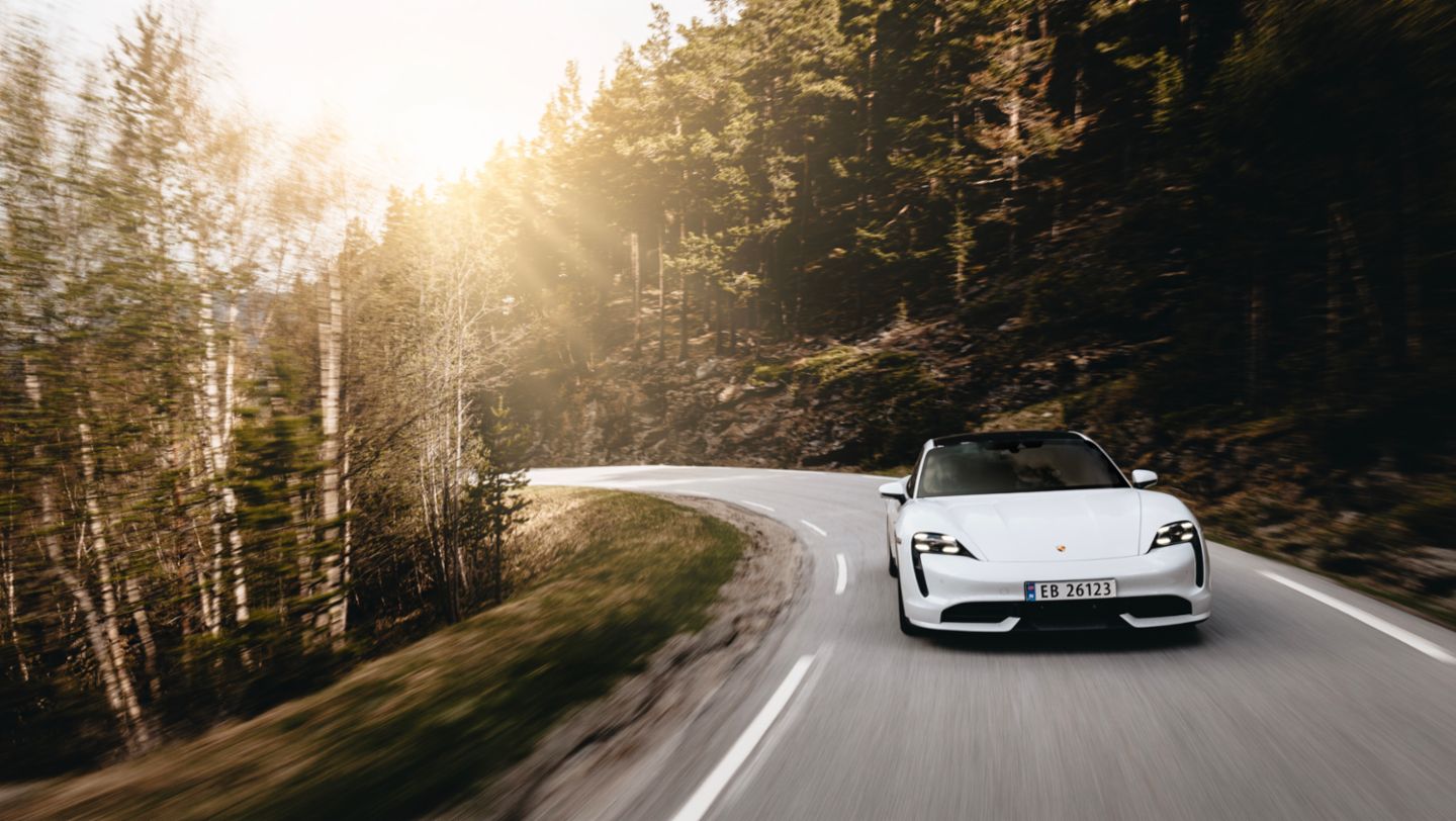 Taycan Turbo, Lærdal, Norway, 2021, Porsche AG