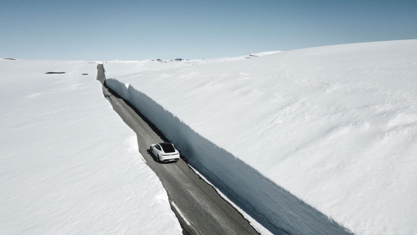 Taycan Turbo, Lærdal, Norway, 2021, Porsche AG