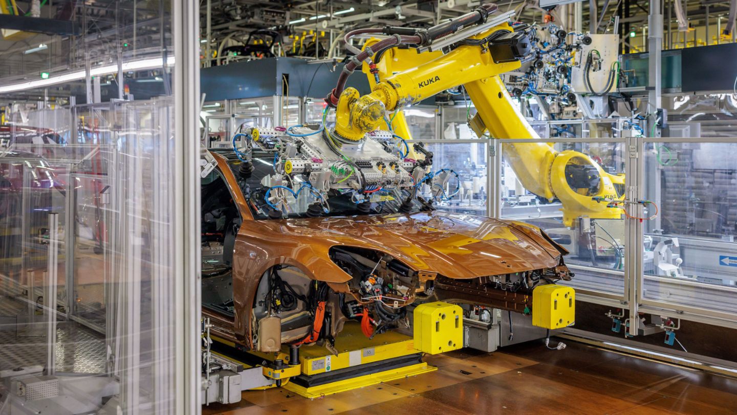 Montage, Porsche Werk Leipzig, 2024, Porsche AG